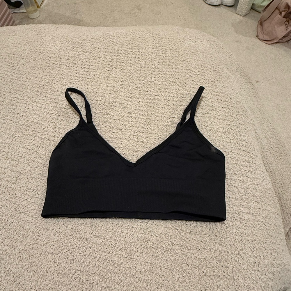 lululemon athletica Black Seamless V-Neck Light Support Sports Bra